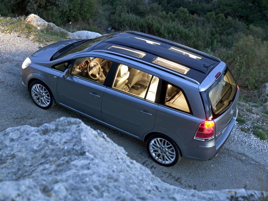  Opel Zafira 2.0 Turbo 2005 года  (фото 8 из 30)